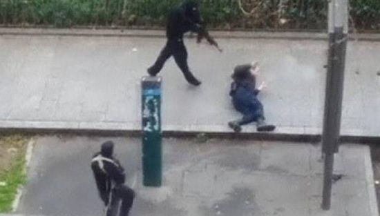Müslüman polis sembol oldu